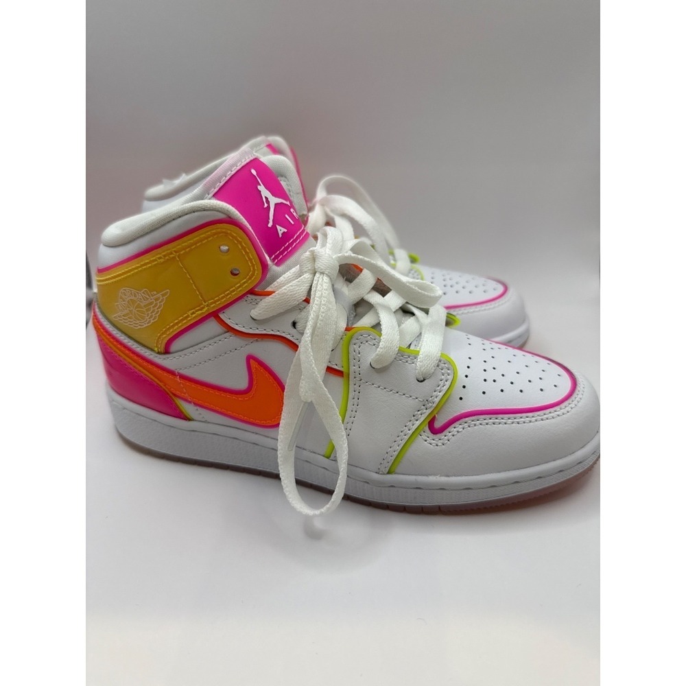 Nike Air Jordan 1 Mid SE Edge Glow GS CV4611-100 Size 4 Barbie/Neon Discontinued